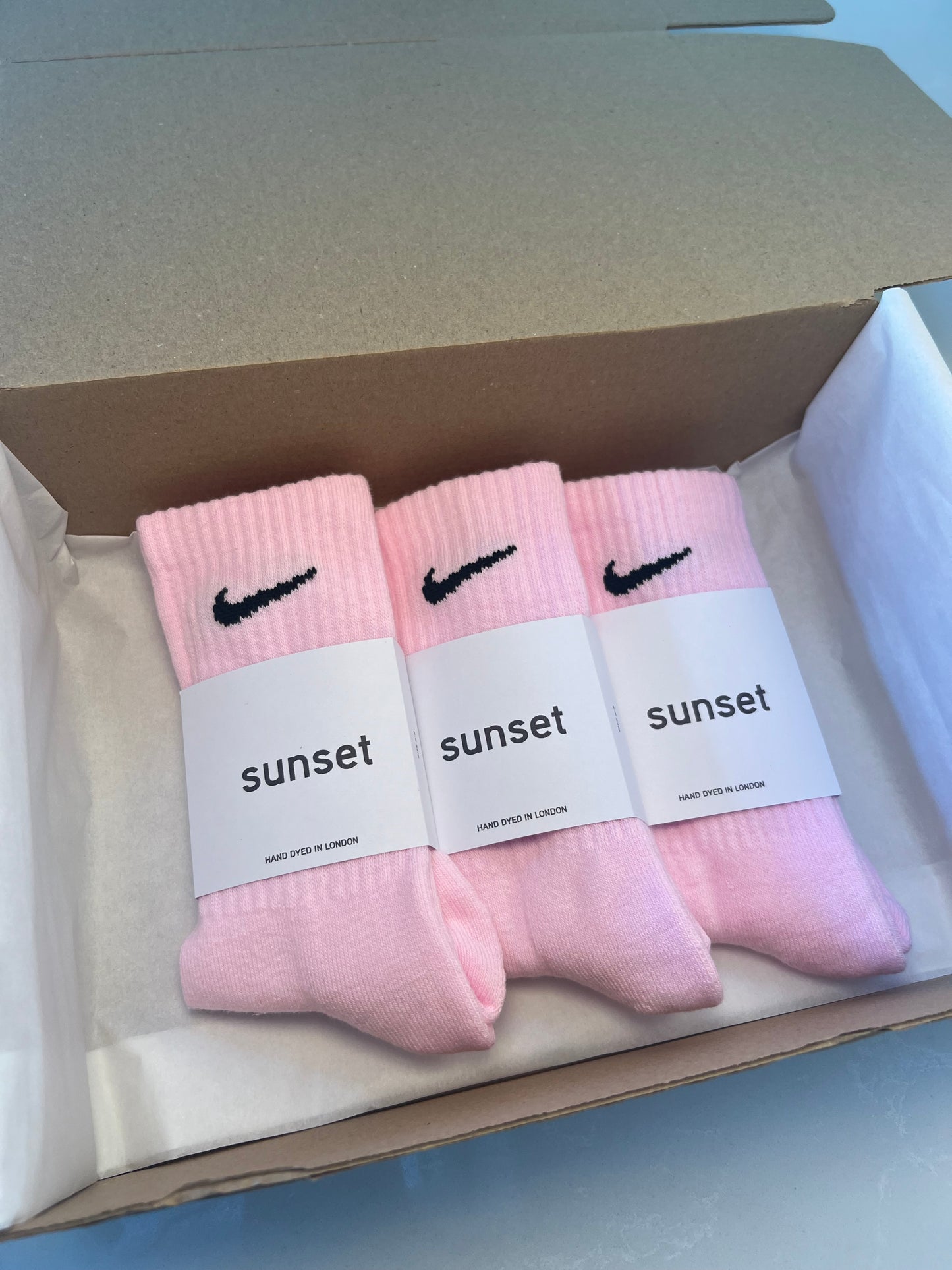3 pairs Nike crew socks. 3 pack Nike everyday crew socks. Hand dyed colours.