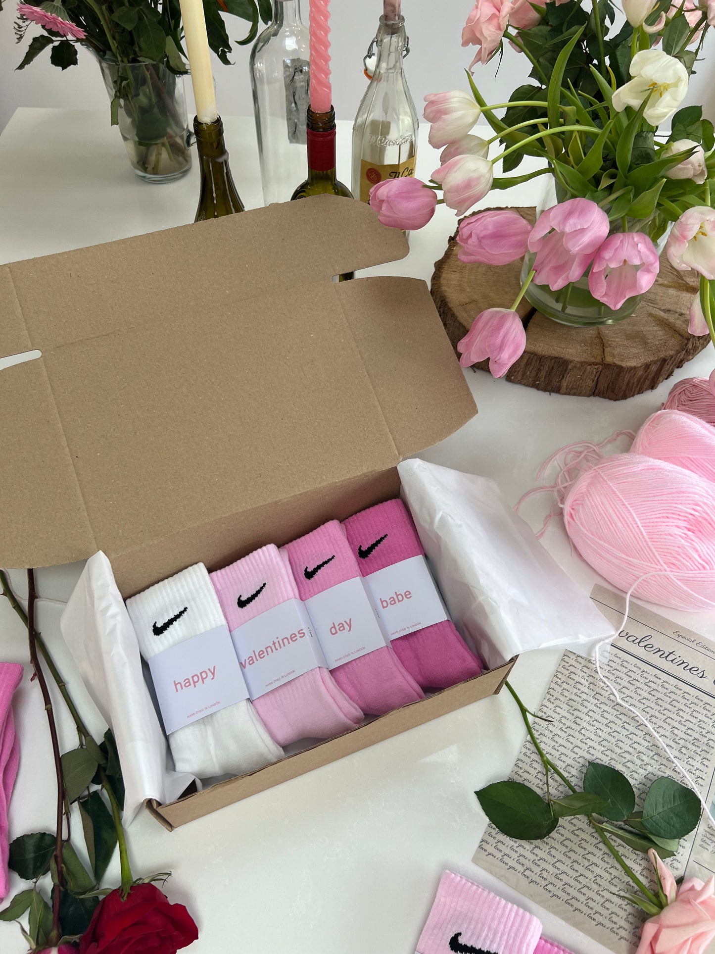 Valentines gift set box Nike crew socks pack of 4. 4 pairs white and baby pink gift box.