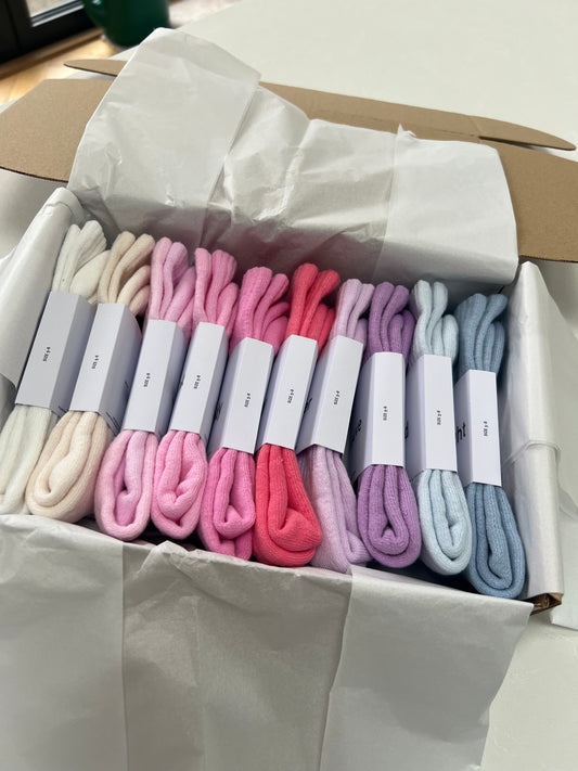 10 pairs Nike crew socks. 10 pack Nike everyday crew socks. Hand dyed colours.