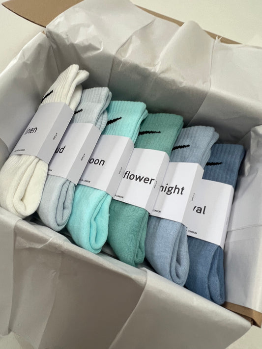 6 pairs Nike crew socks. 6 pack Nike everyday crew socks. Hand dyed colours.