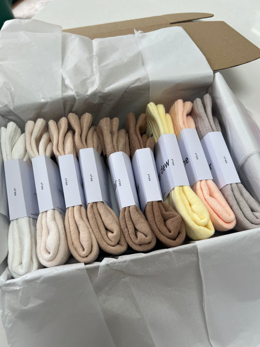 9 pairs Nike crew socks. 9 pack Nike everyday crew socks. Hand dyed colours.