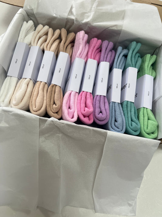10 pairs Nike crew socks. 10 pack Nike everyday crew socks. Hand dyed colours.