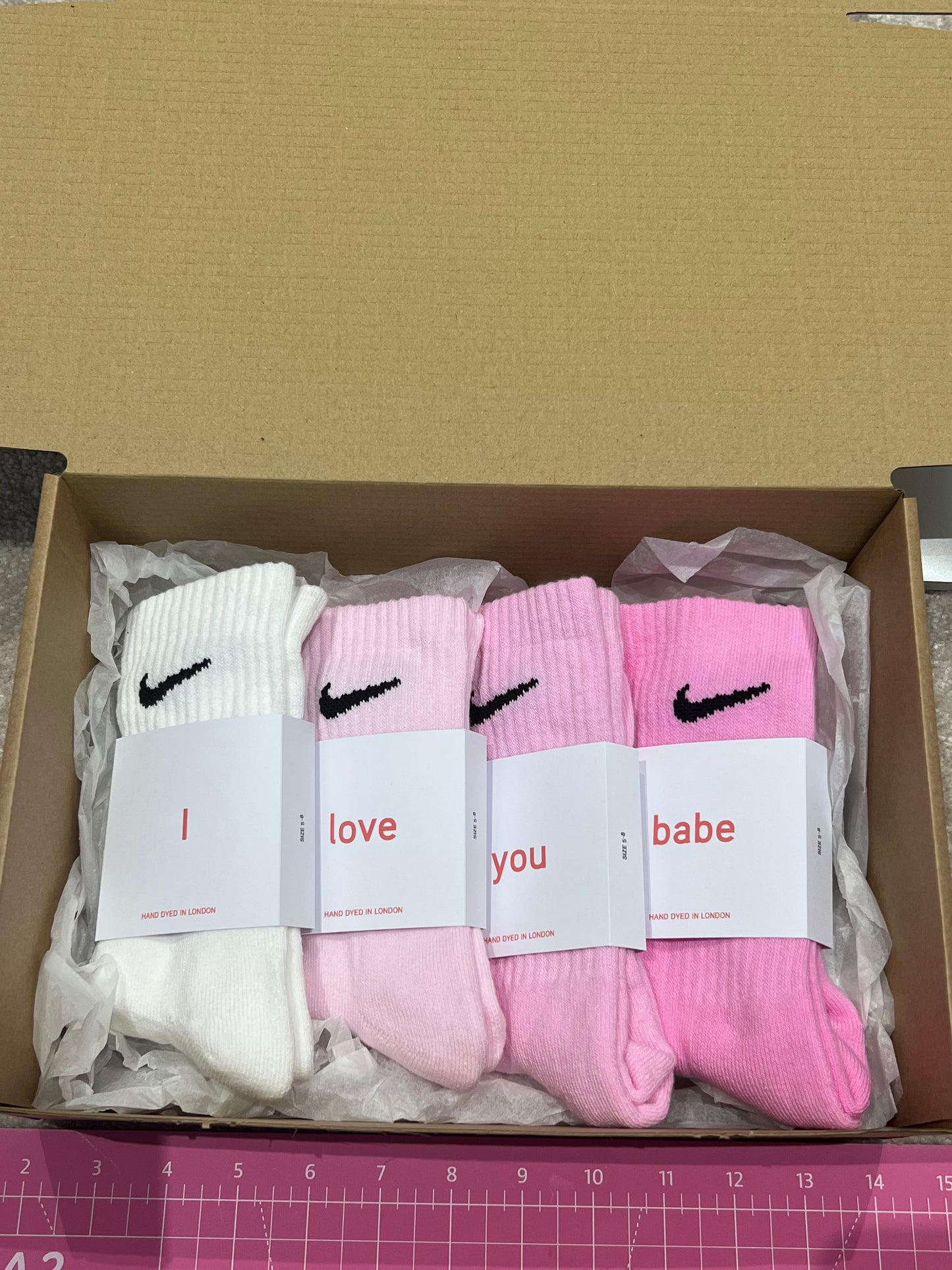 Valentines gift set box Nike crew socks pack of 4. 4 pairs white and baby pink gift box.