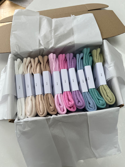 10 pairs Nike crew socks. 10 pack Nike everyday crew socks. Hand dyed colours.