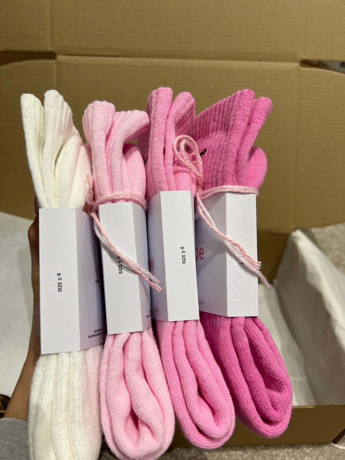 Valentines gift set box Nike crew socks pack of 4. 4 pairs white and baby pink gift box.
