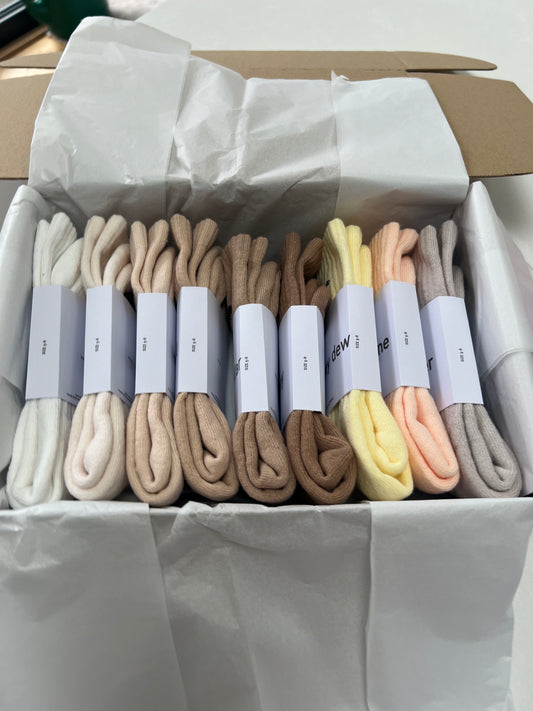 9 pairs Nike crew socks. 9 pack Nike everyday crew socks. Hand dyed colours.