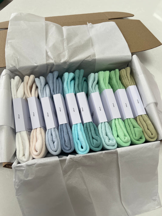 10 pairs Nike crew socks. 10 pack Nike everyday crew socks. Hand dyed colours.