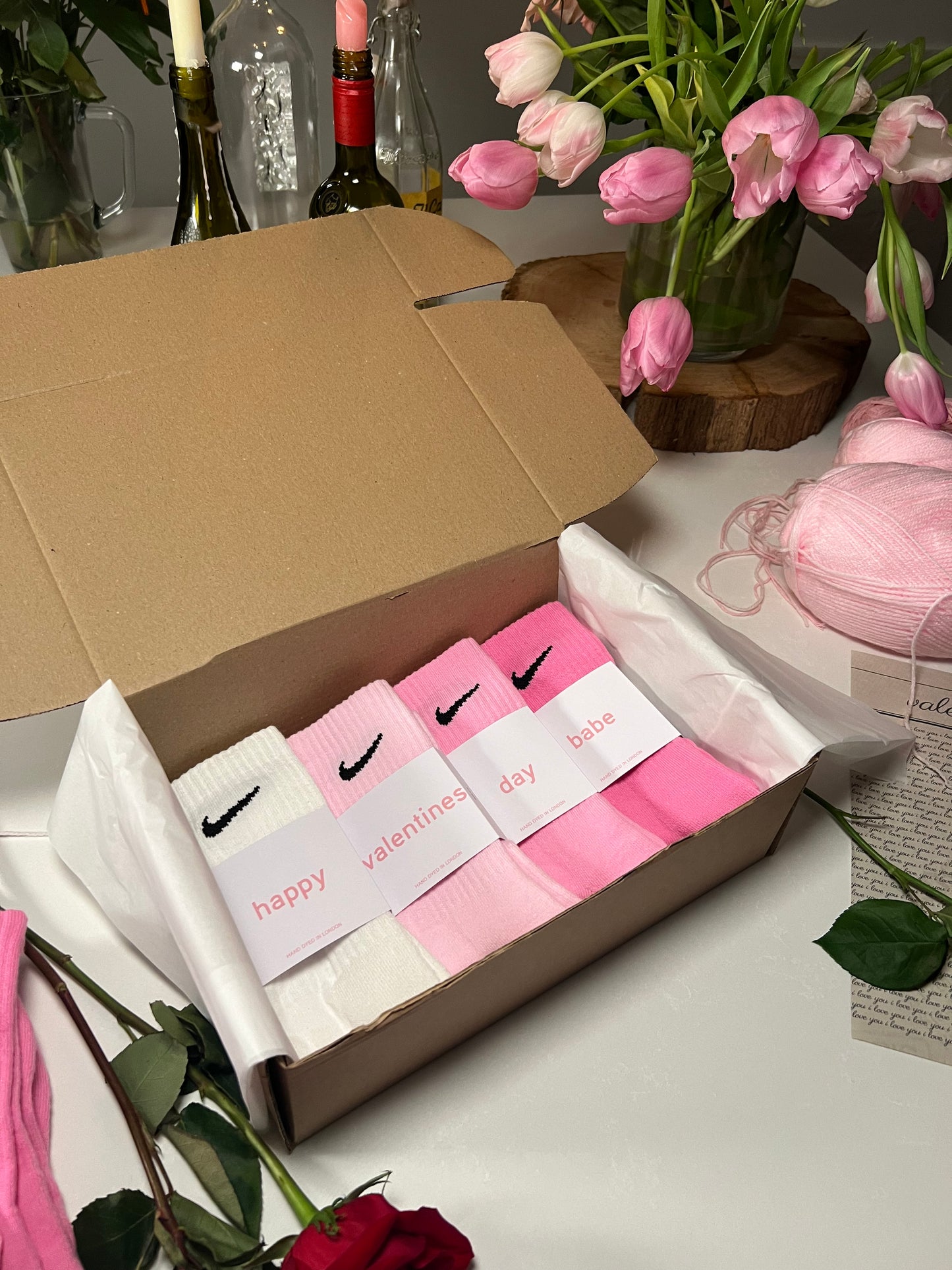 Valentines gift set box Nike crew socks pack of 4. 4 pairs white and baby pink gift box.