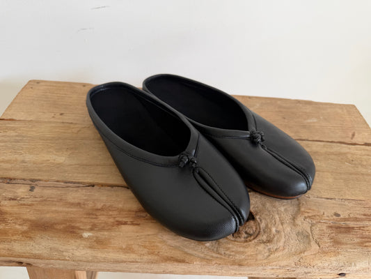 Black backless ballet shoes