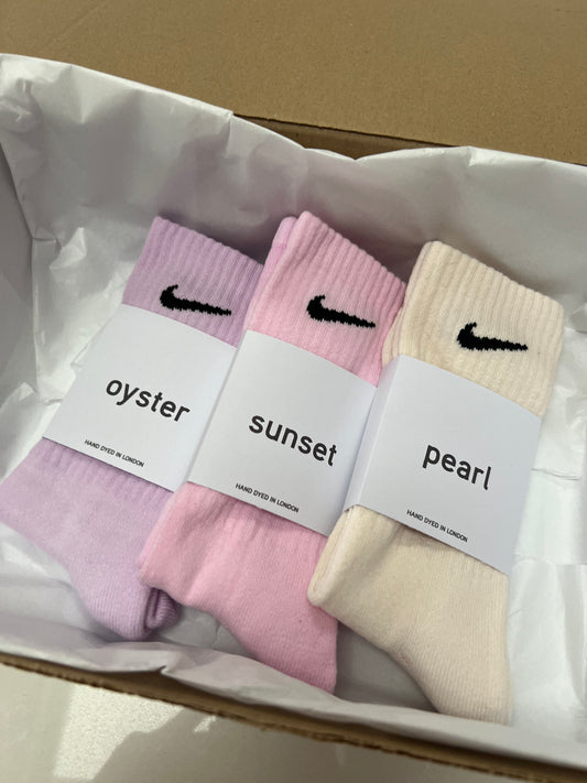 3 pack Nike crew socks gift box. 3 pairs baby pink