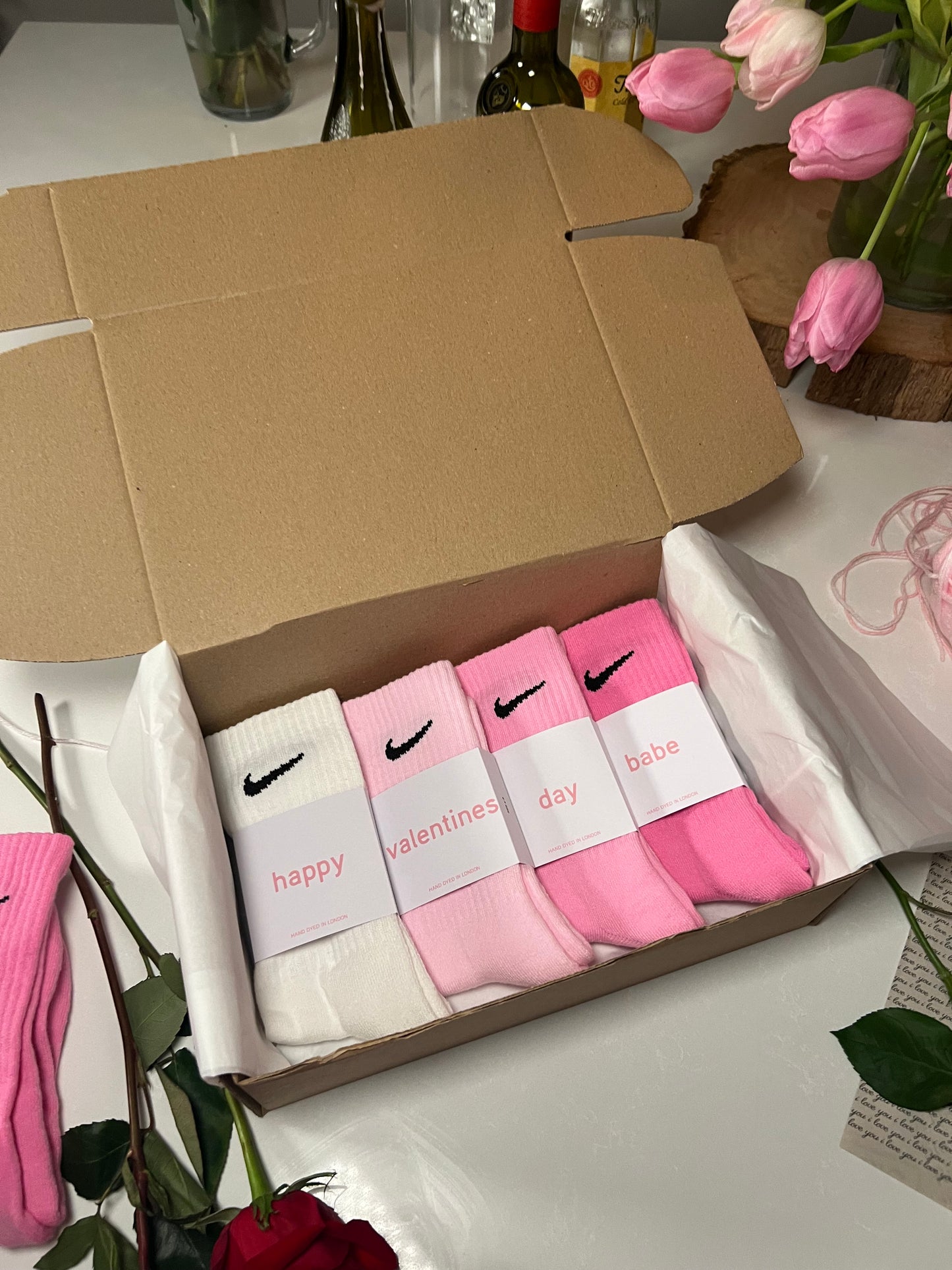 Valentines gift set box Nike crew socks pack of 4. 4 pairs white and baby pink gift box.