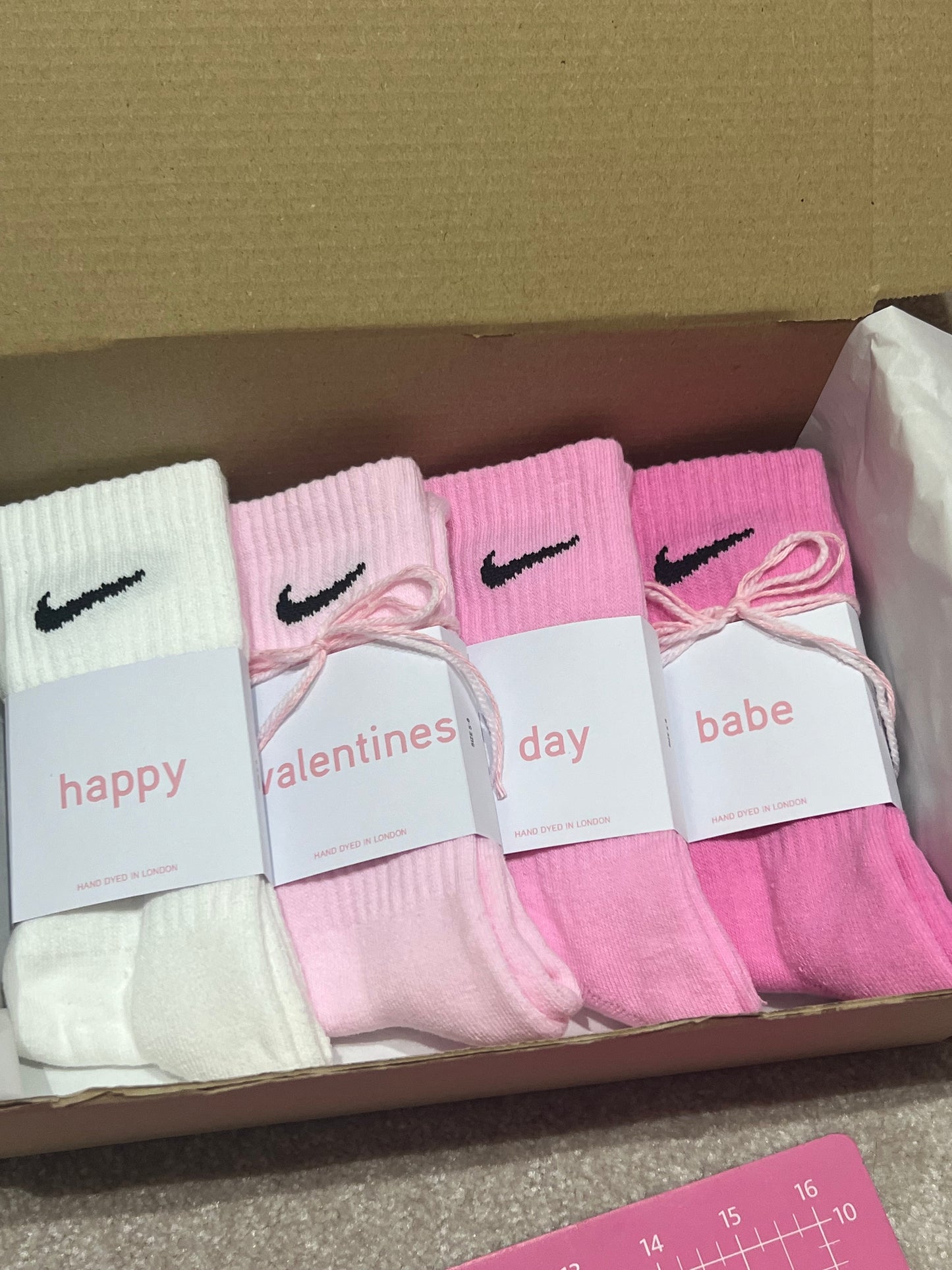Valentines gift set box Nike crew socks pack of 4. 4 pairs white and baby pink gift box.