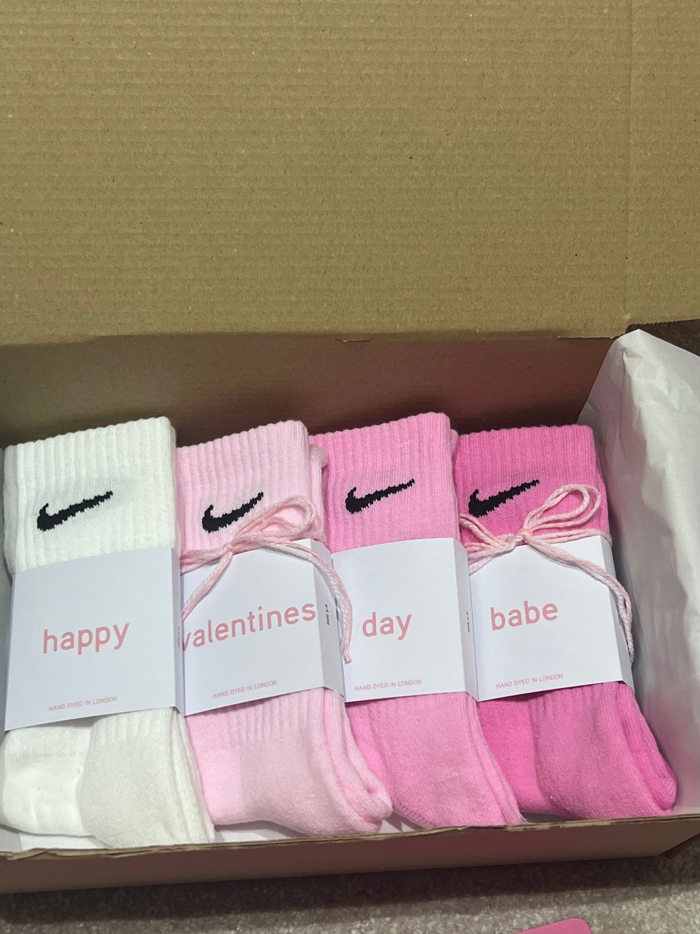 Valentines gift set box Nike crew socks pack of 4. 4 pairs white and baby pink gift box.
