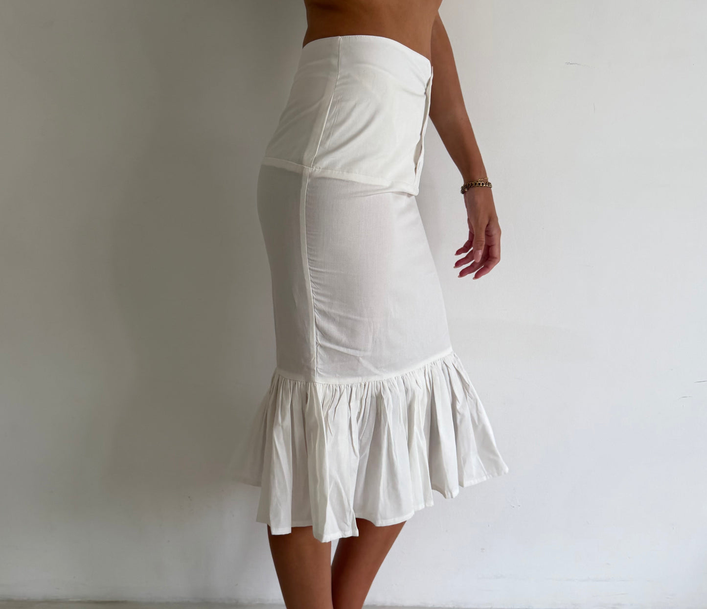 White/cream high waisted skirt