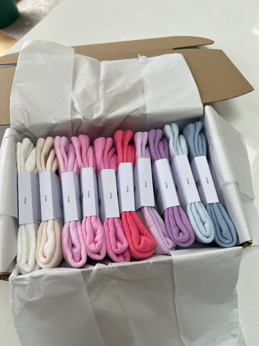 10 pairs Nike crew socks. 10 pack Nike everyday crew socks. Hand dyed colours.